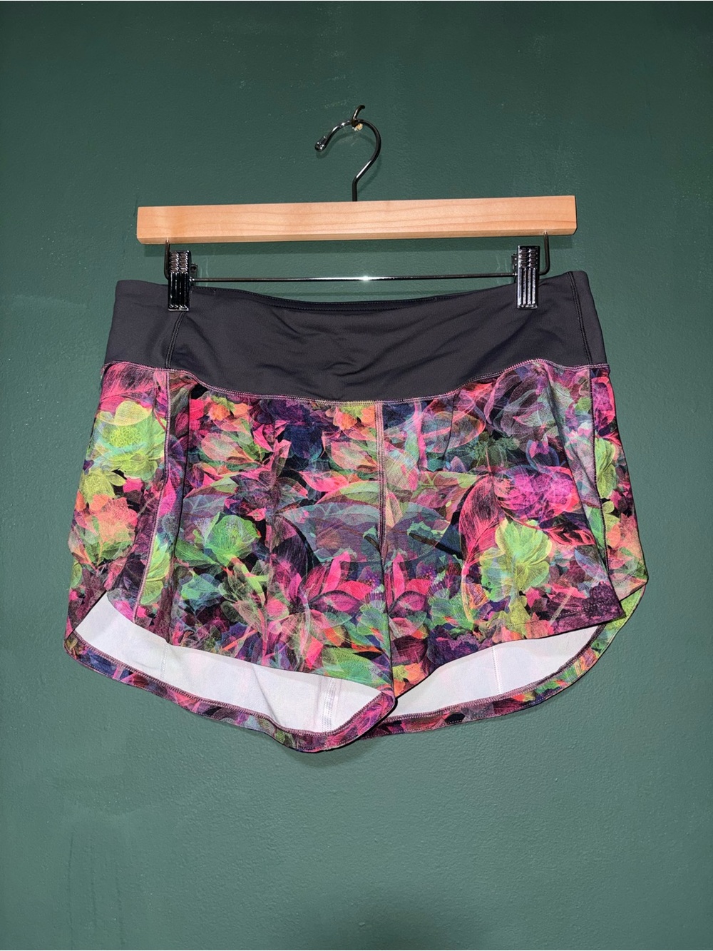 Lululemon Speed Up Mid-Rise Lined Short 4"-Vivid Floral Tone Multi / Graphite Gr - Picture 3 of 5